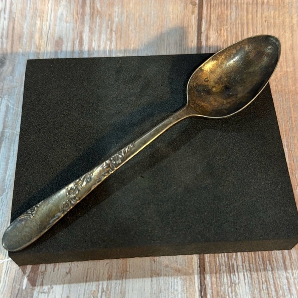 Preowned VTG Tudor Plate Oneida Community 5 1/2” Silver Spoon Item #PHK944